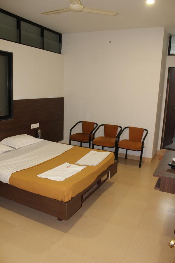 Hotel Suvarn mandir Belgaum Bagian luar foto