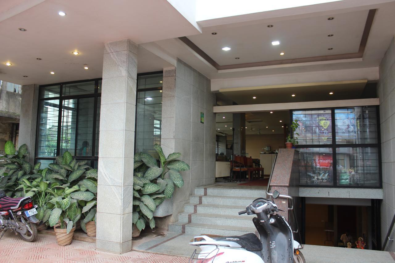 Hotel Suvarn mandir Belgaum Bagian luar foto